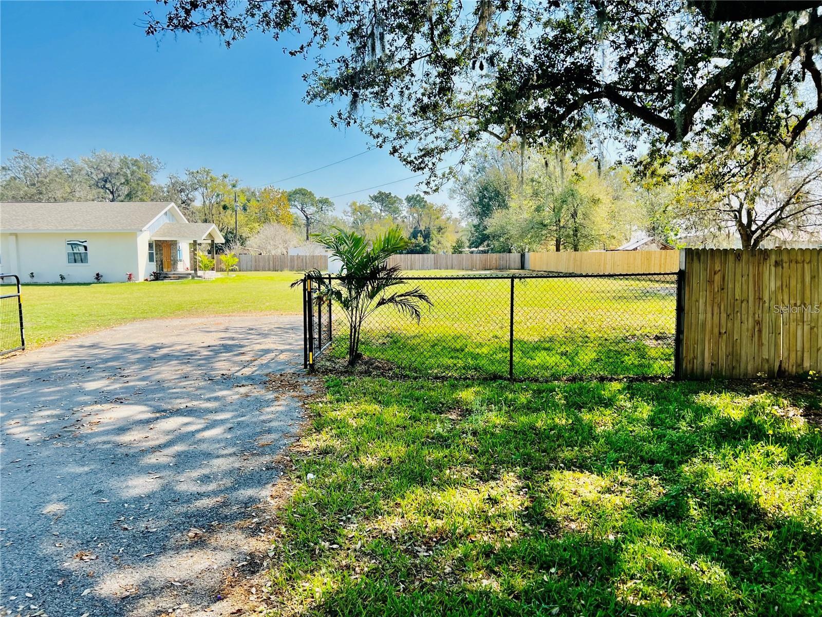 Image 31 of 39 For 8152 Cherokee Avenue