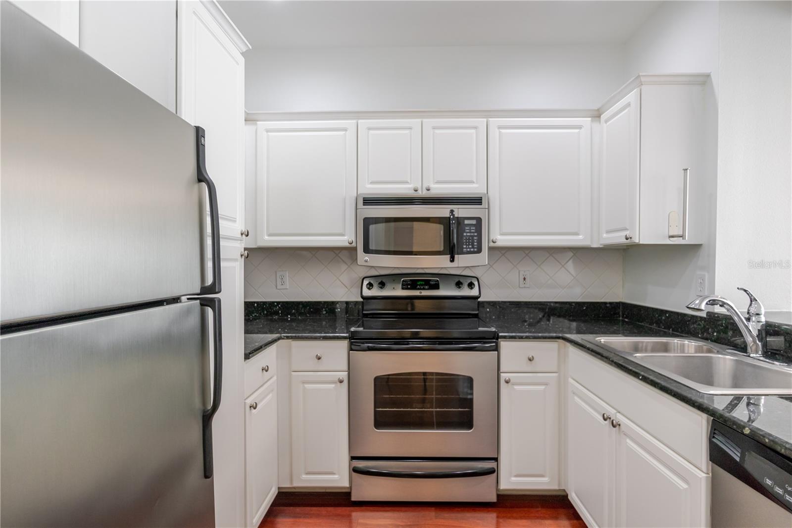 Image 12 of 38 For 800 Dakota Avenue 336