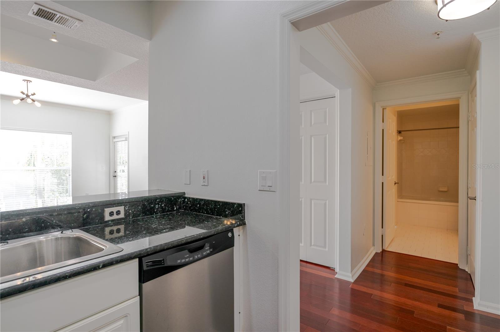 Image 13 of 38 For 800 Dakota Avenue 336