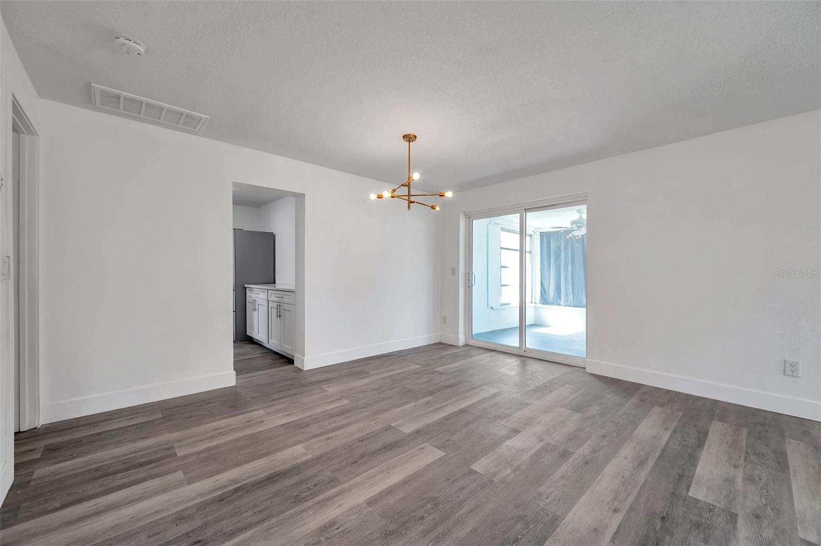 Image 18 of 33 For 921 7th Street Nw