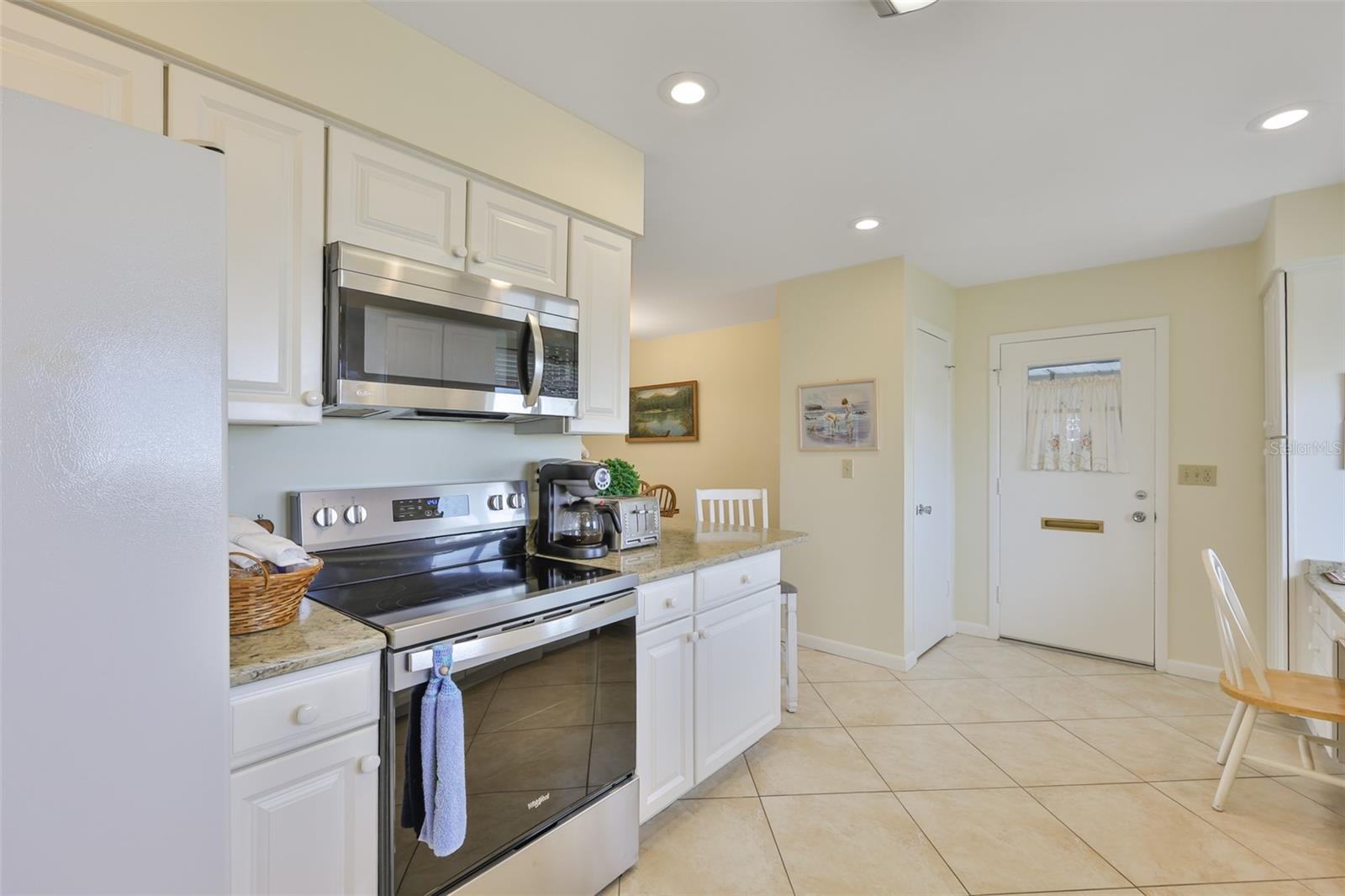 Image 13 of 51 For 1520 Danbury Drive