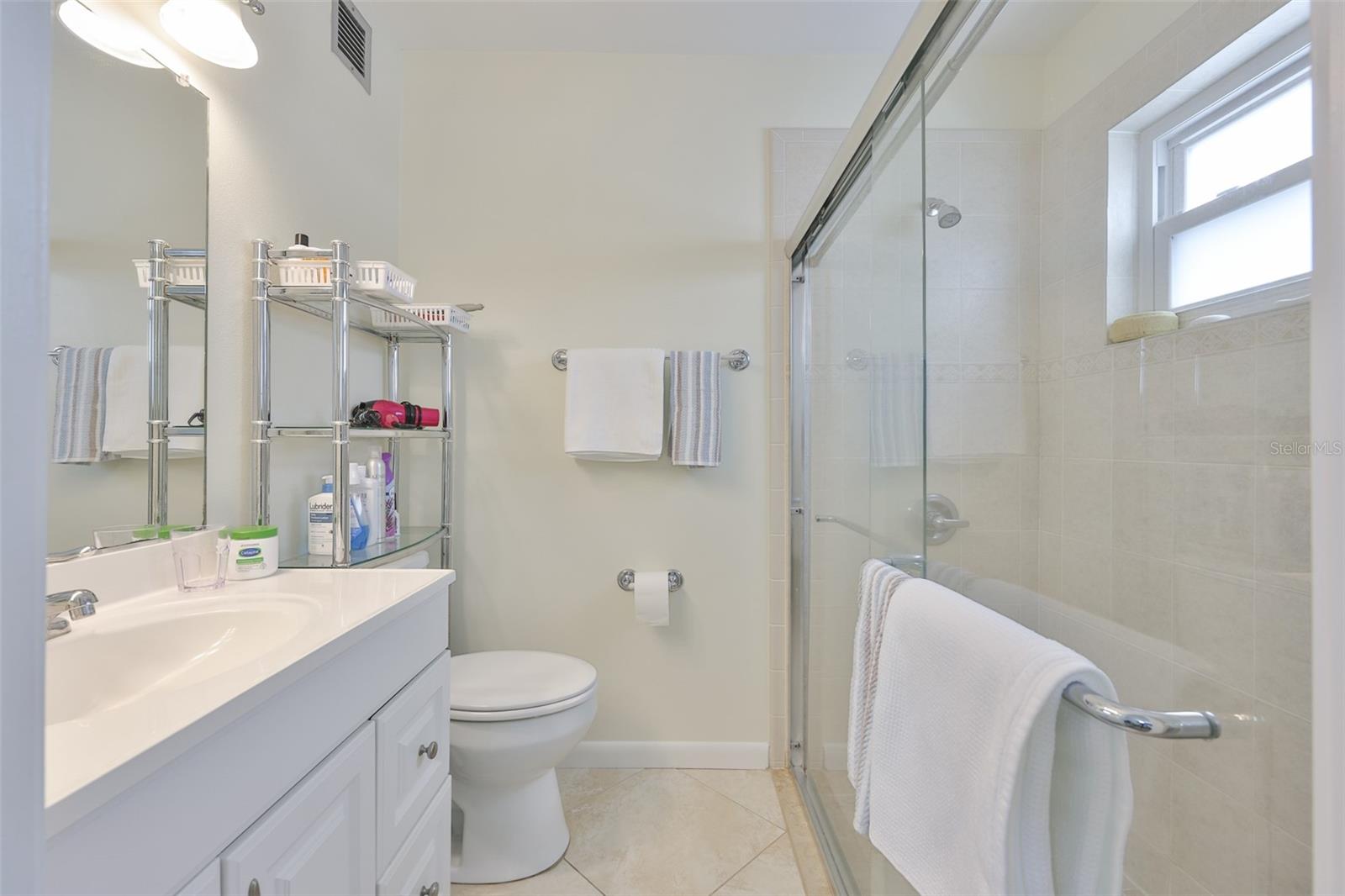 Image 22 of 51 For 1520 Danbury Drive