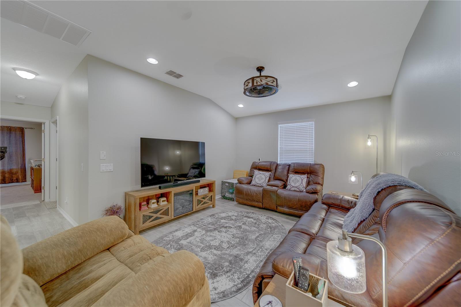 Image 4 of 42 For 11437 Crowned Sparrow Lane