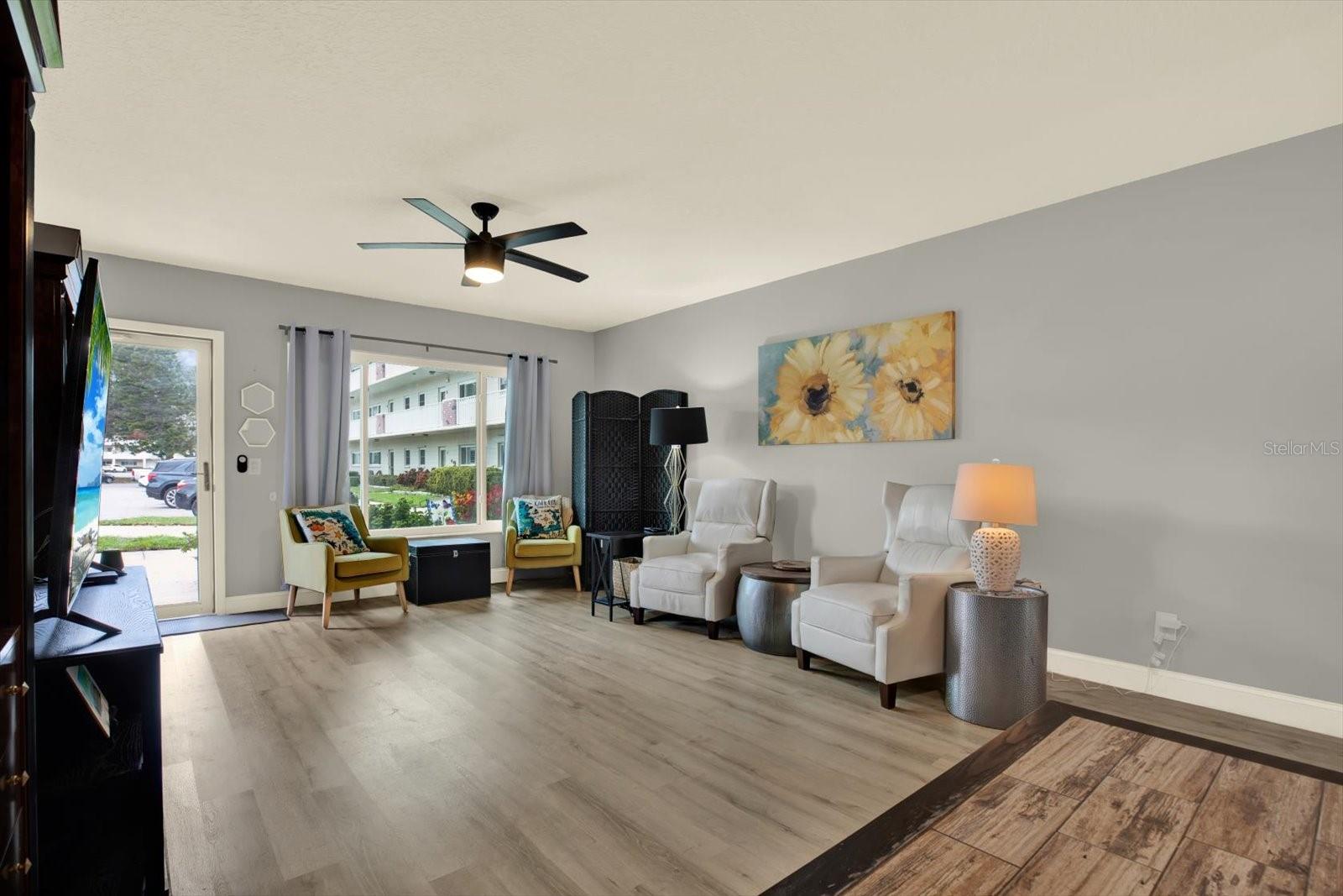 Image 4 of 18 For 2262 Swedish Drive 14