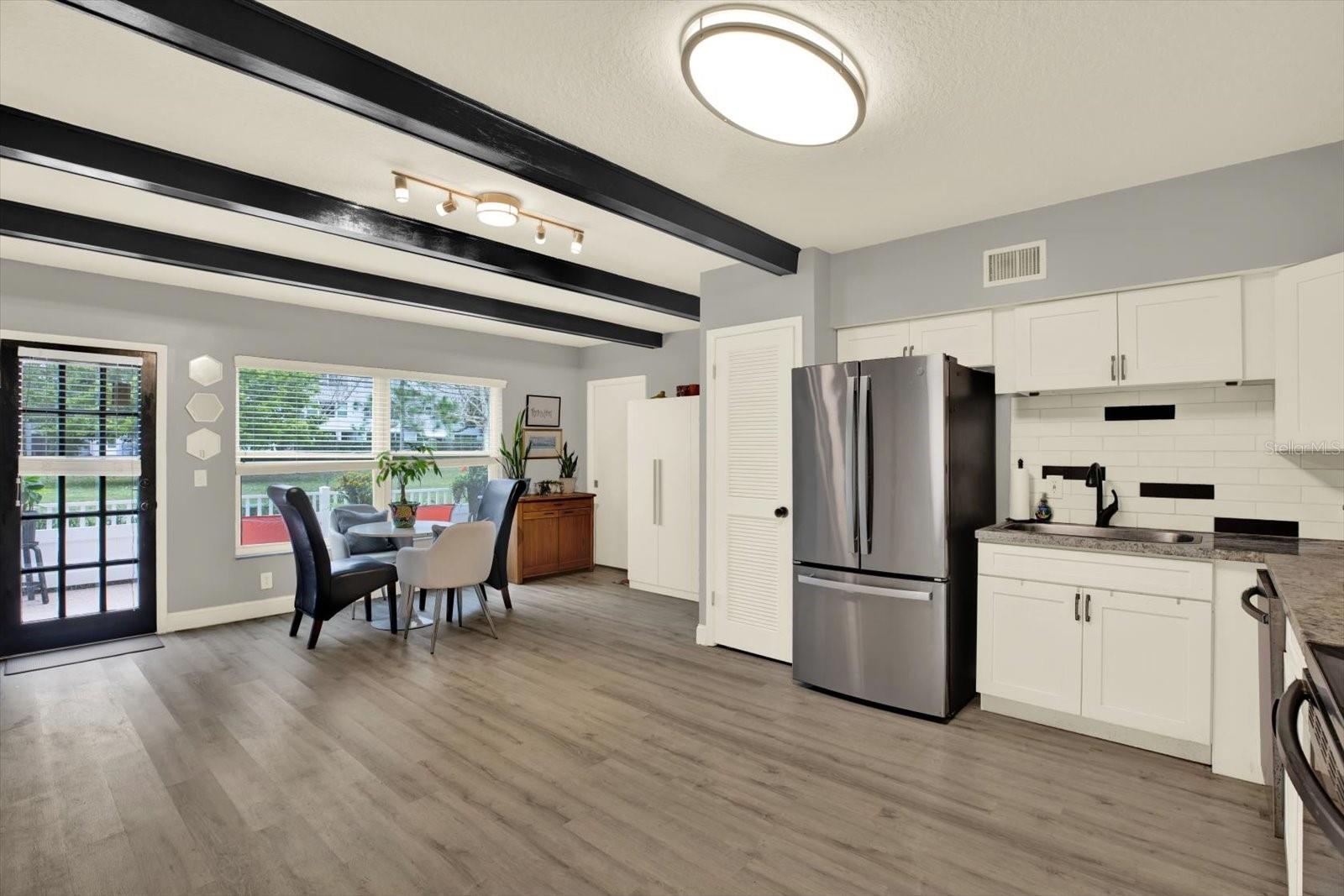 Image 6 of 18 For 2262 Swedish Drive 14