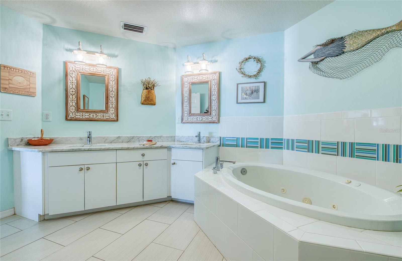 Image 25 of 42 For 9211 Captiva Circle