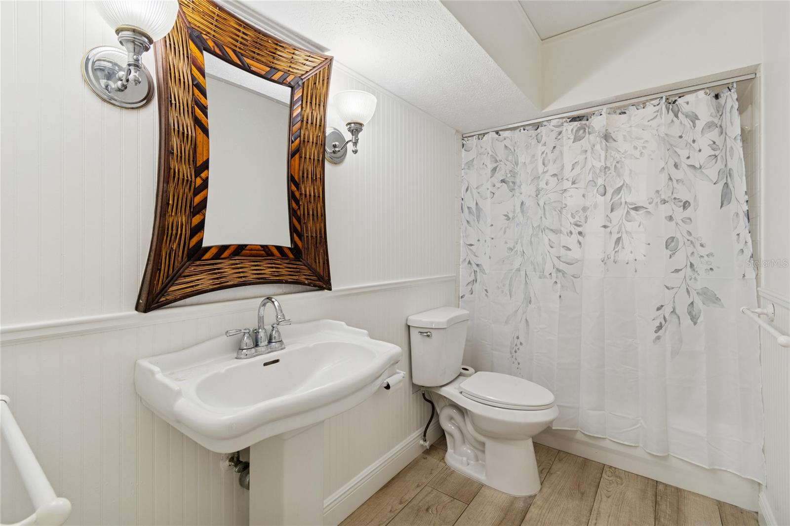 Image 16 of 44 For 9628 Davis Road