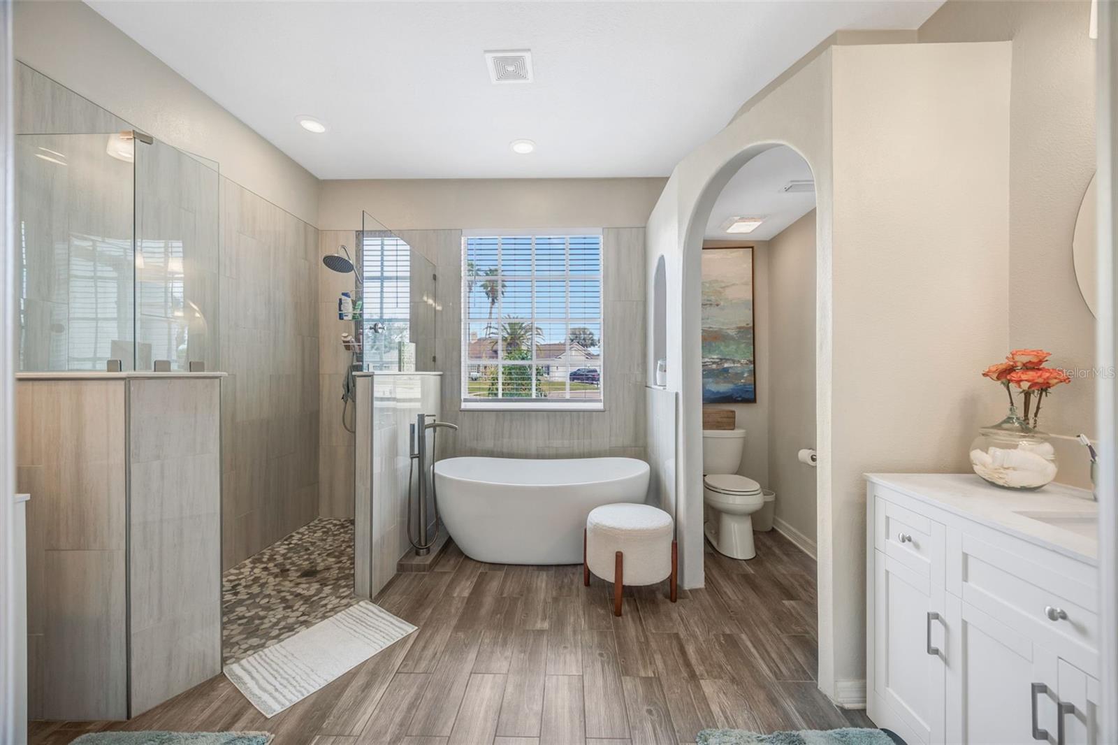 Image 35 of 57 For 6120 Chene Court