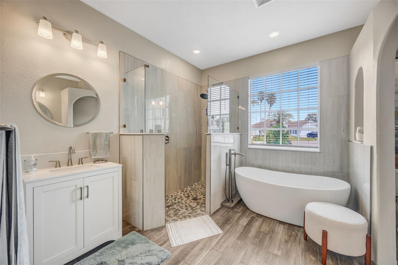 Image 36 of 57 For 6120 Chene Court