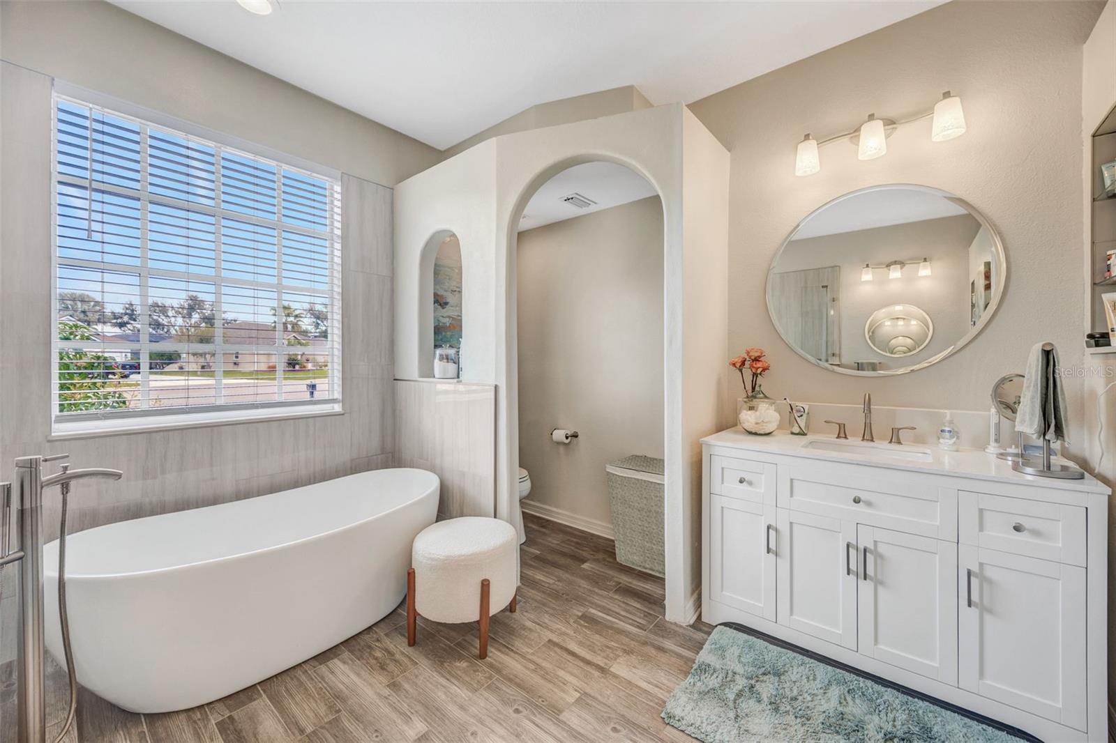 Image 37 of 57 For 6120 Chene Court