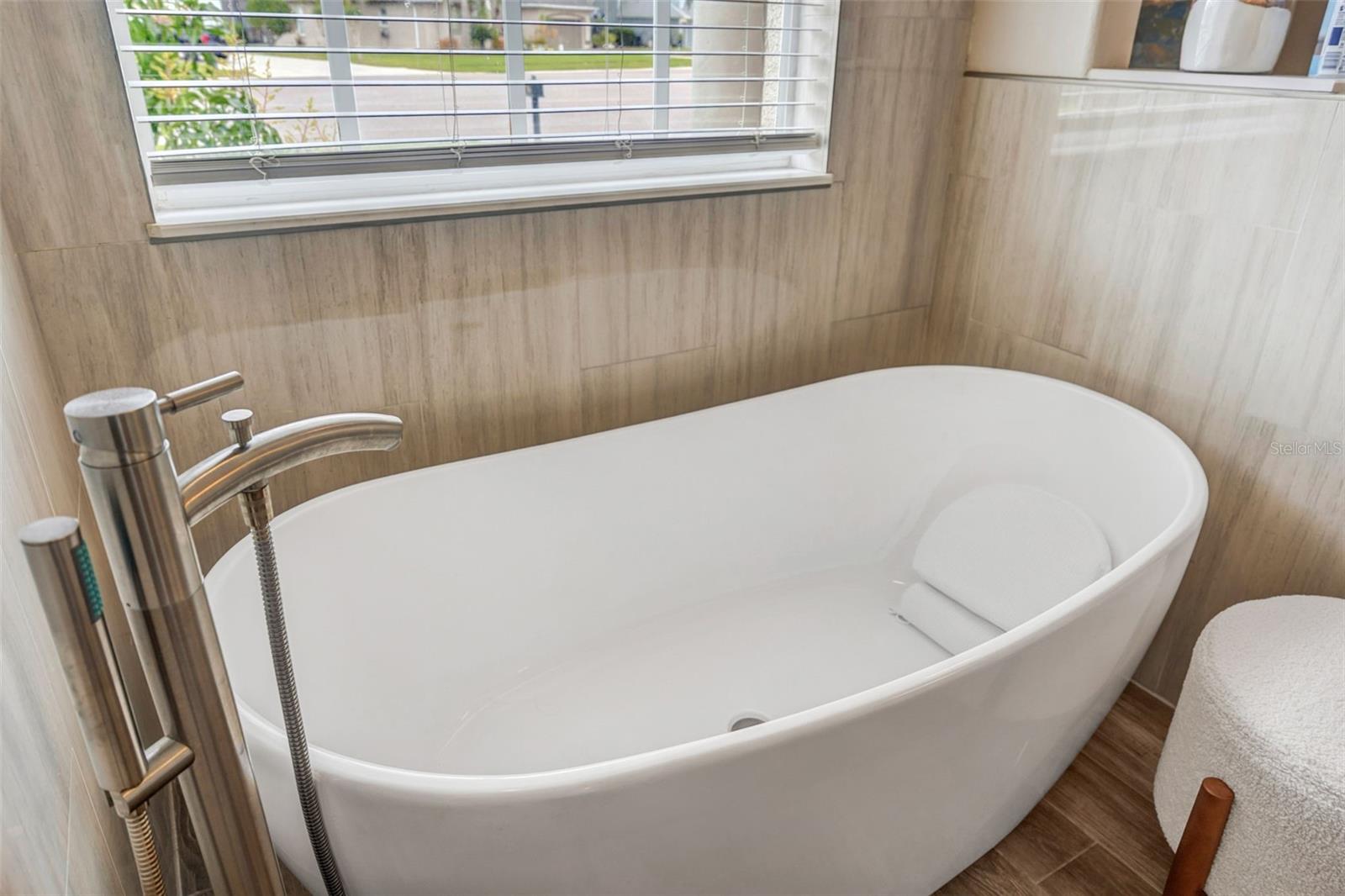 Image 39 of 57 For 6120 Chene Court