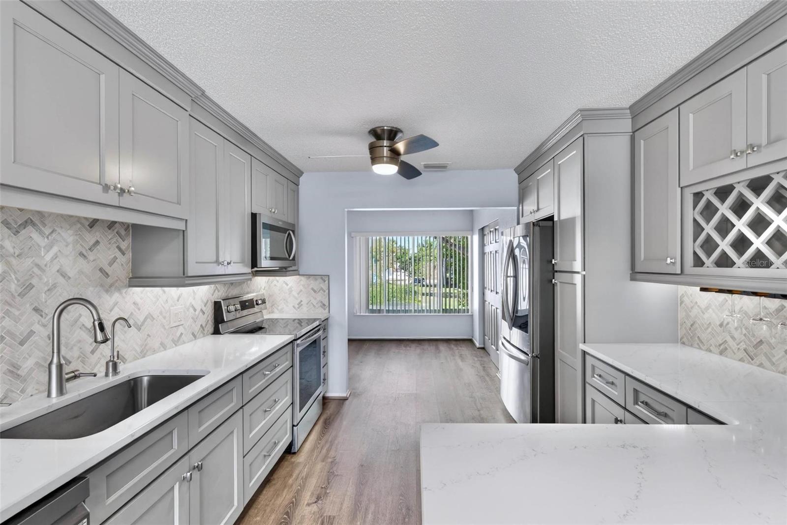 Image 10 of 41 For 2370 Jamaican Street 44