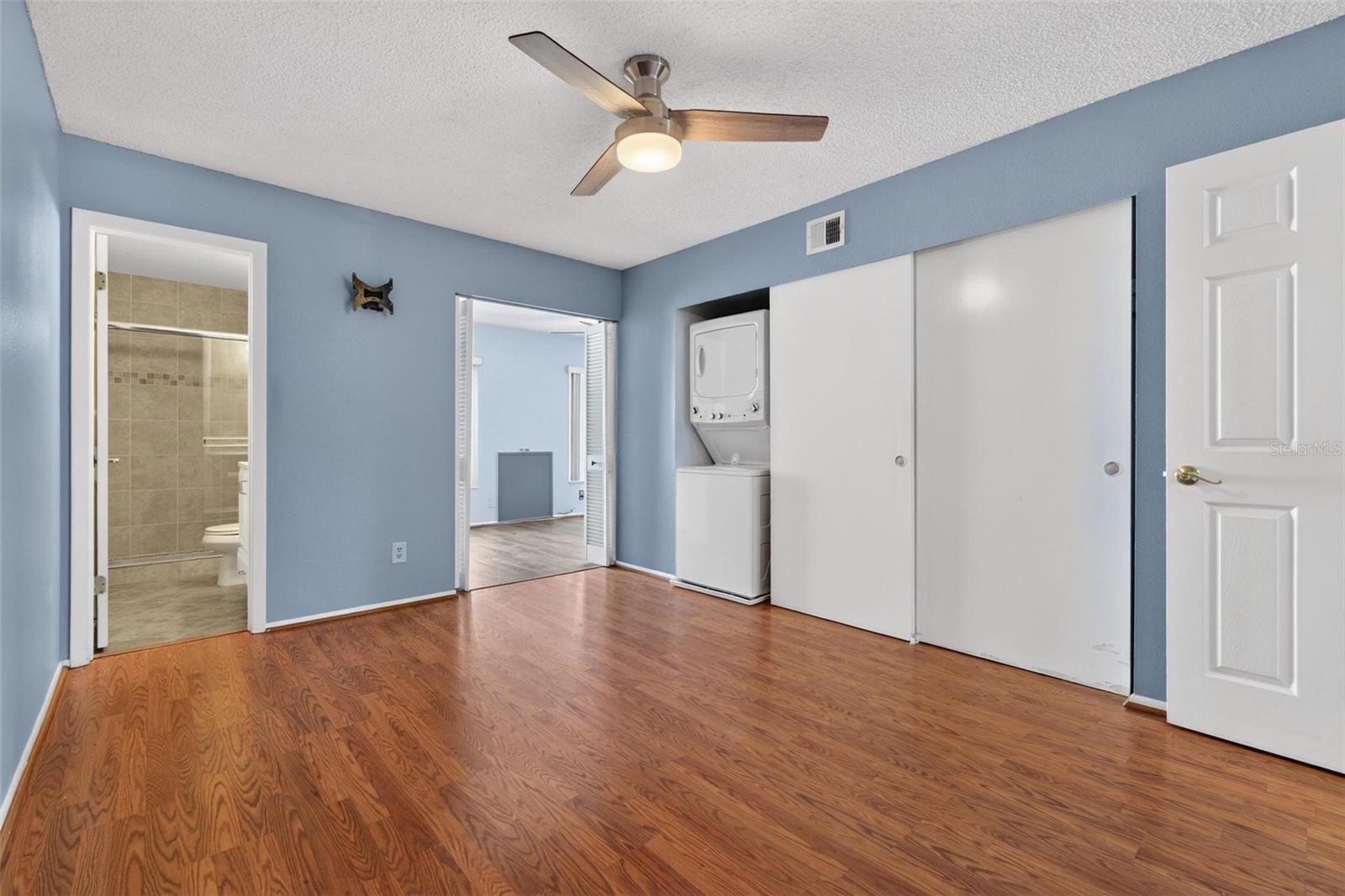 Image 14 of 41 For 2370 Jamaican Street 44