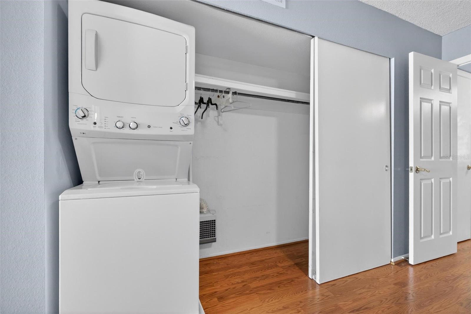 Image 16 of 41 For 2370 Jamaican Street 44