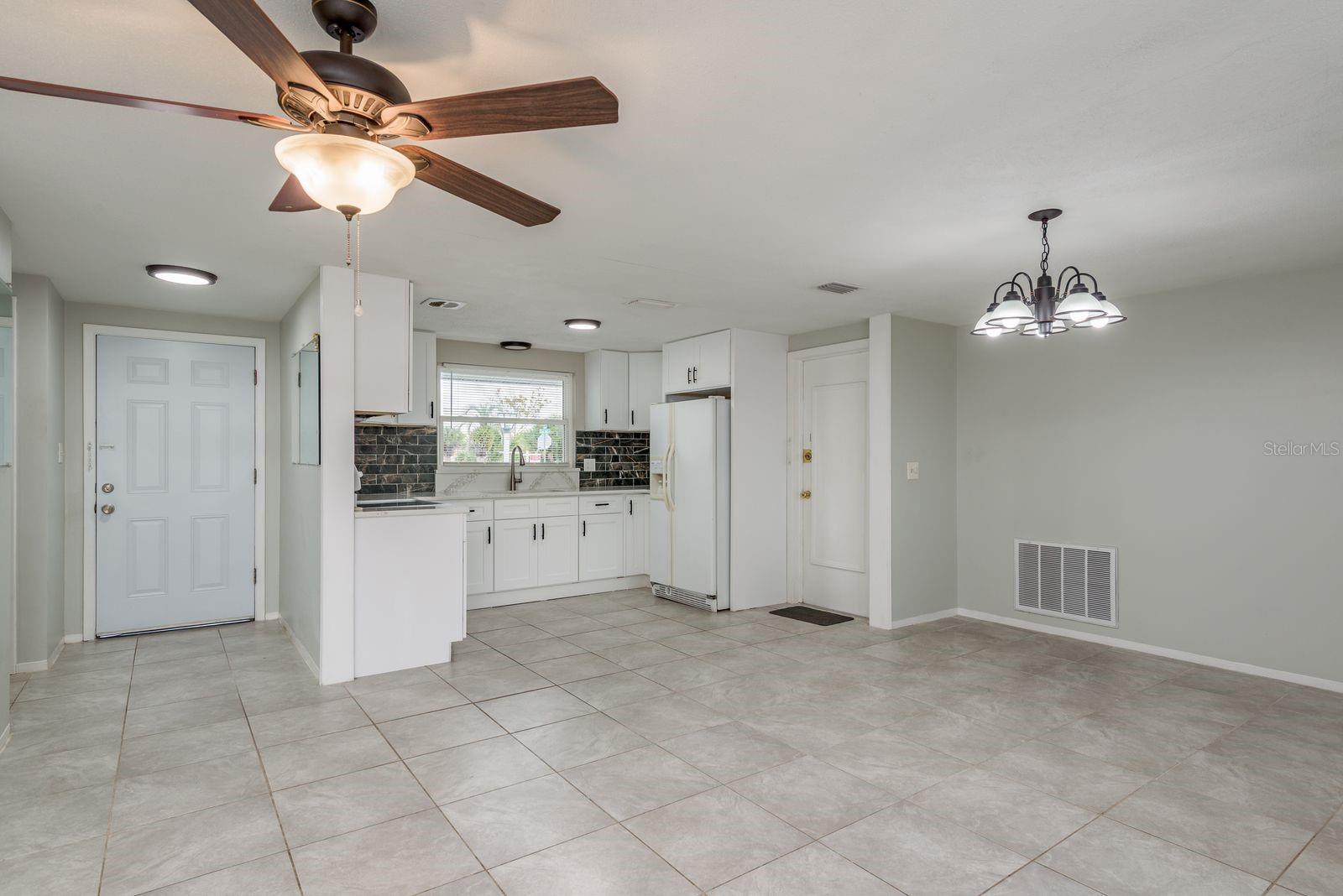 Image 10 of 29 For 10521 Oak Hill Drive