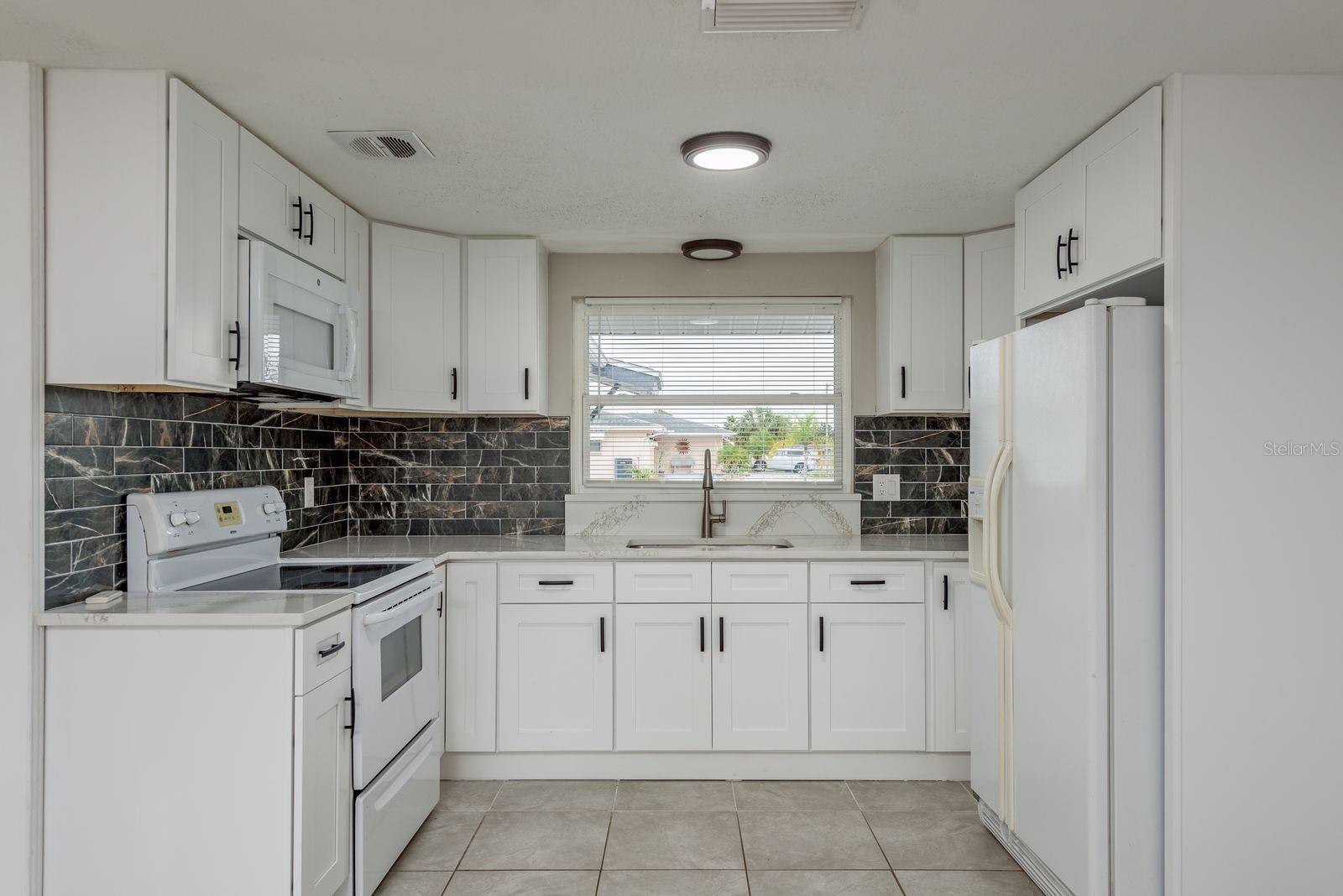 Image 14 of 29 For 10521 Oak Hill Drive