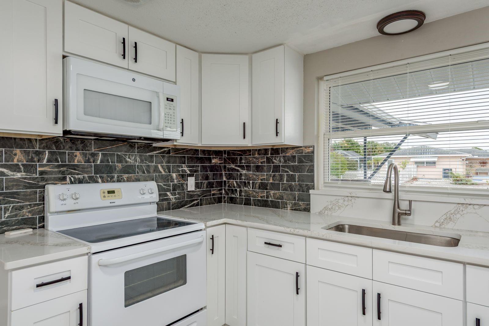 Image 16 of 29 For 10521 Oak Hill Drive