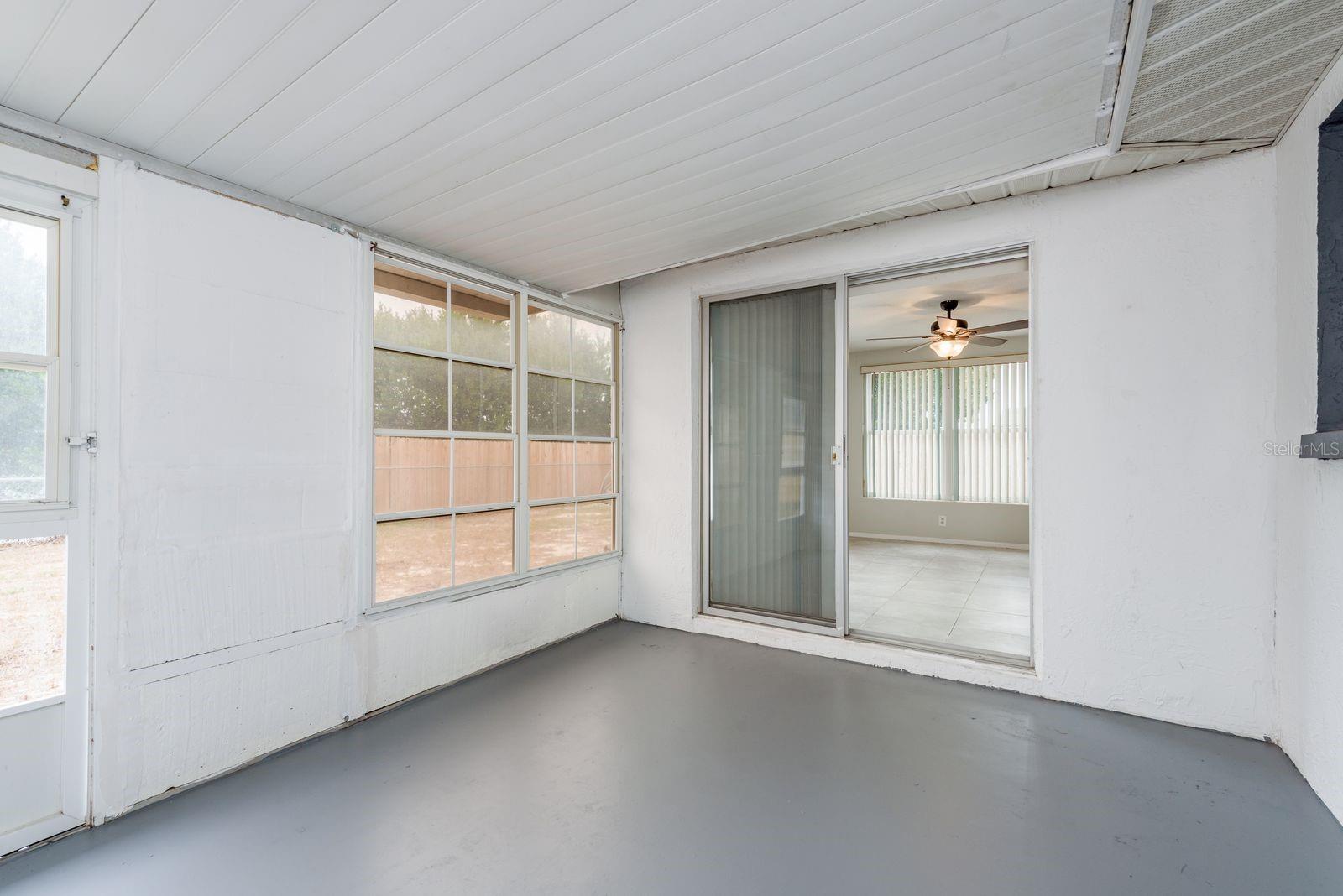 Image 24 of 29 For 10521 Oak Hill Drive