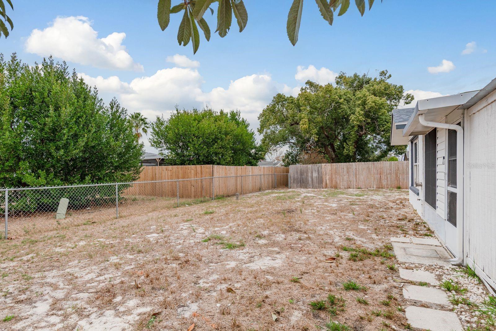 Image 26 of 29 For 10521 Oak Hill Drive