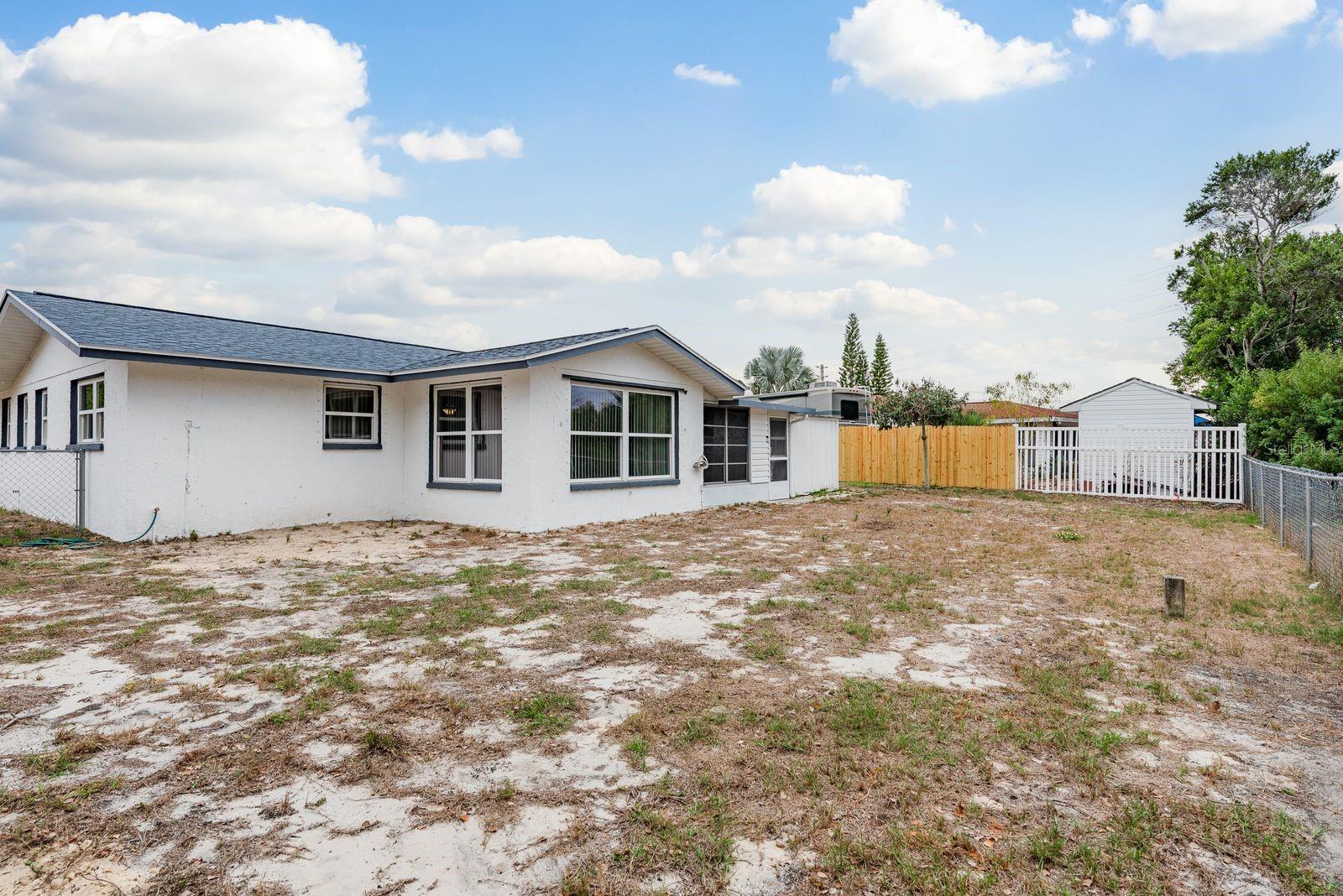 Image 28 of 29 For 10521 Oak Hill Drive