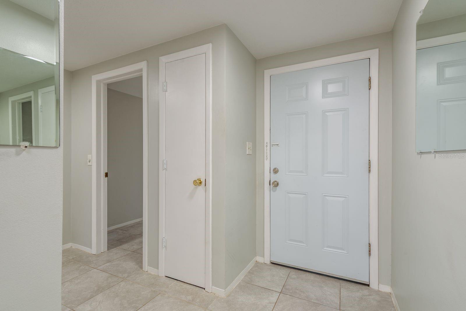 Image 5 of 29 For 10521 Oak Hill Drive