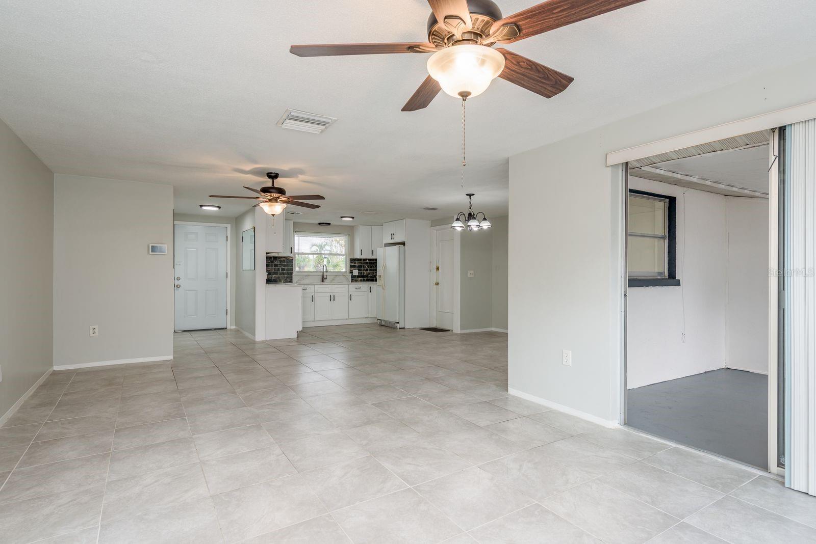 Image 9 of 29 For 10521 Oak Hill Drive