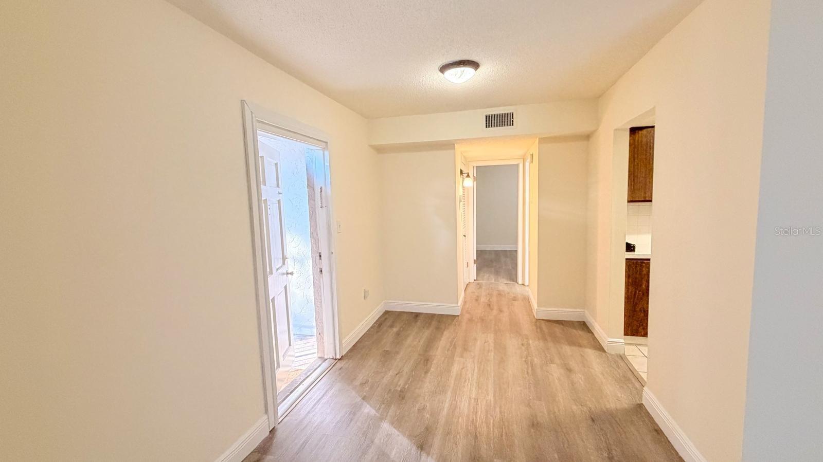 Image 10 of 12 For 175 Picardy Villa Circle 202