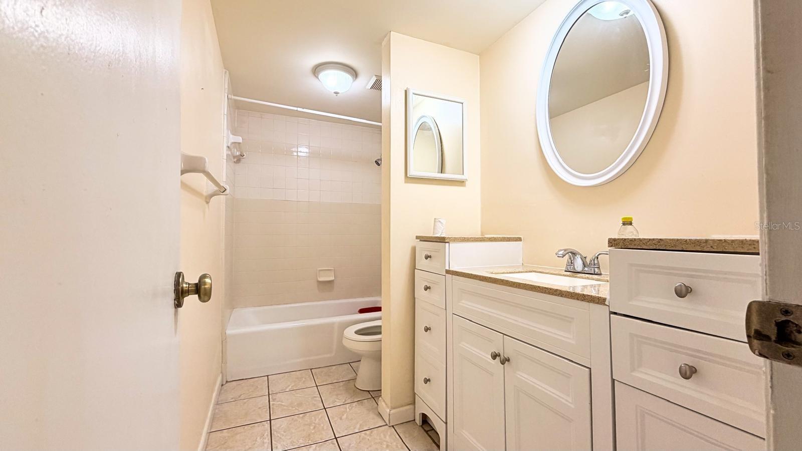 Image 5 of 12 For 175 Picardy Villa Circle 202