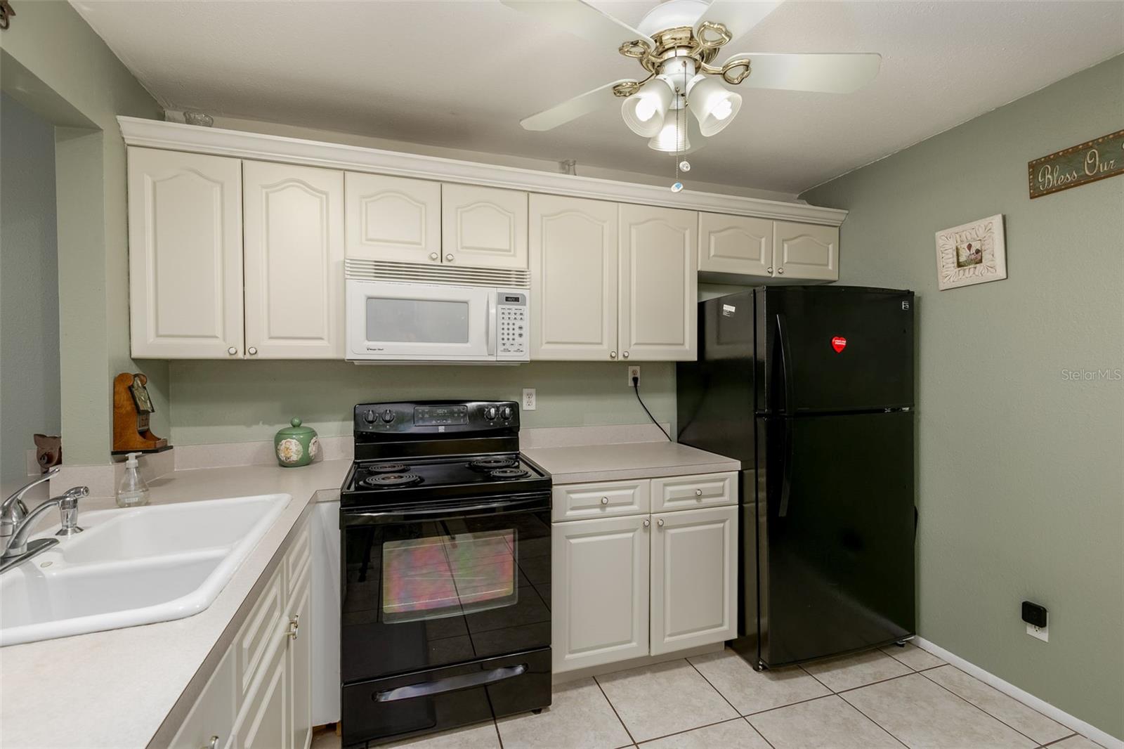 Image 14 of 46 For 14130 Rosemary Lane 1201