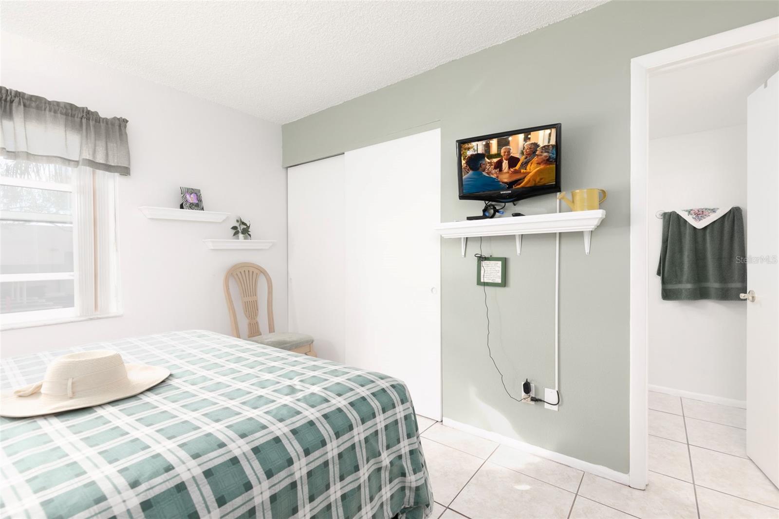 Image 23 of 46 For 14130 Rosemary Lane 1201