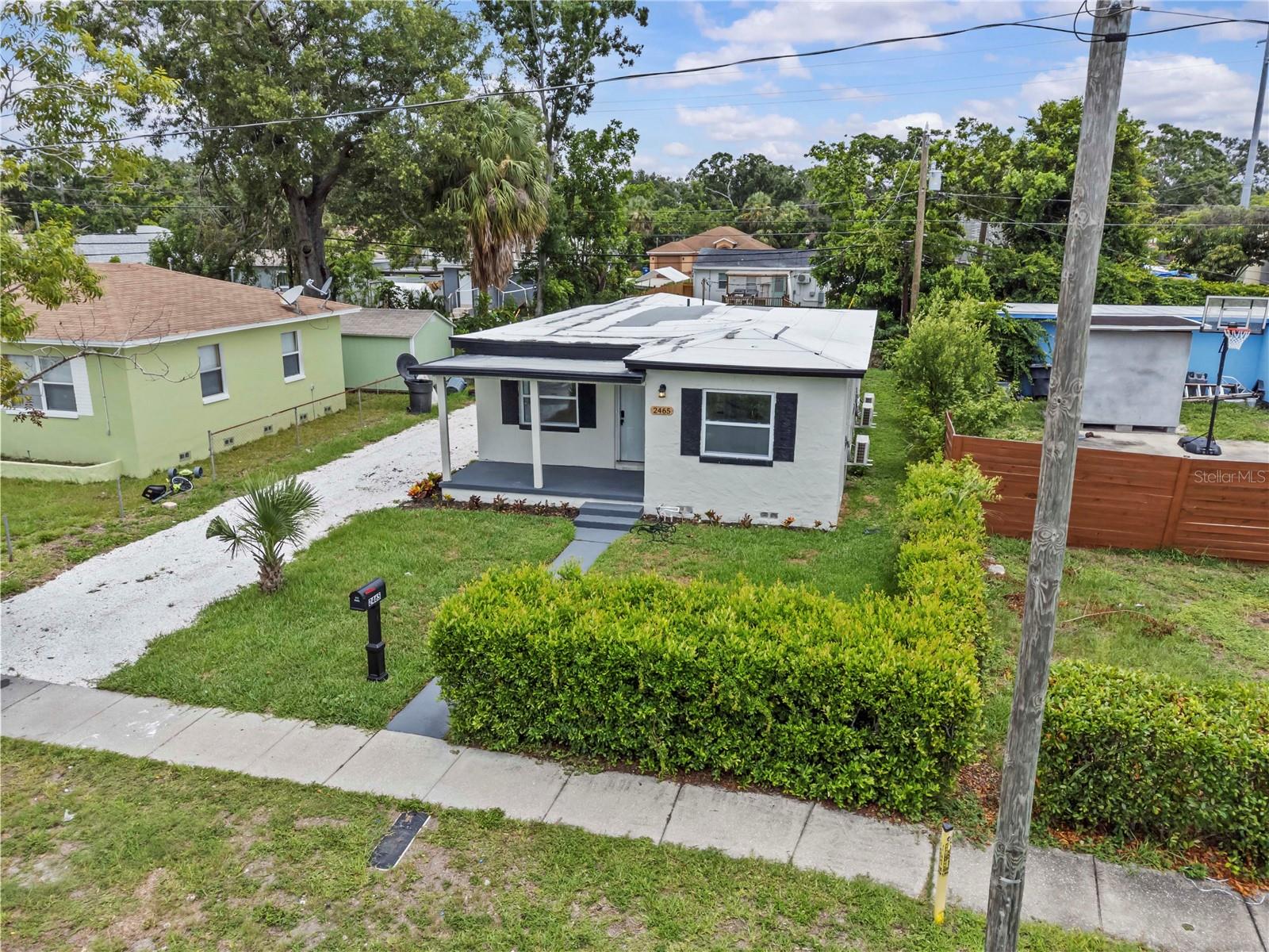 Image 21 of 37 For 2465 16th Avenue S