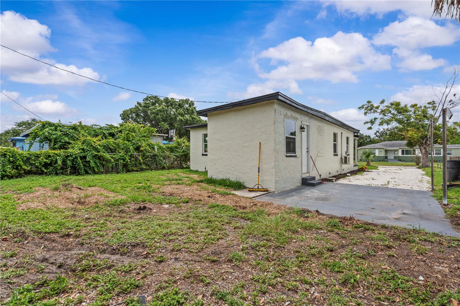 Image 26 of 37 For 2465 16th Avenue S