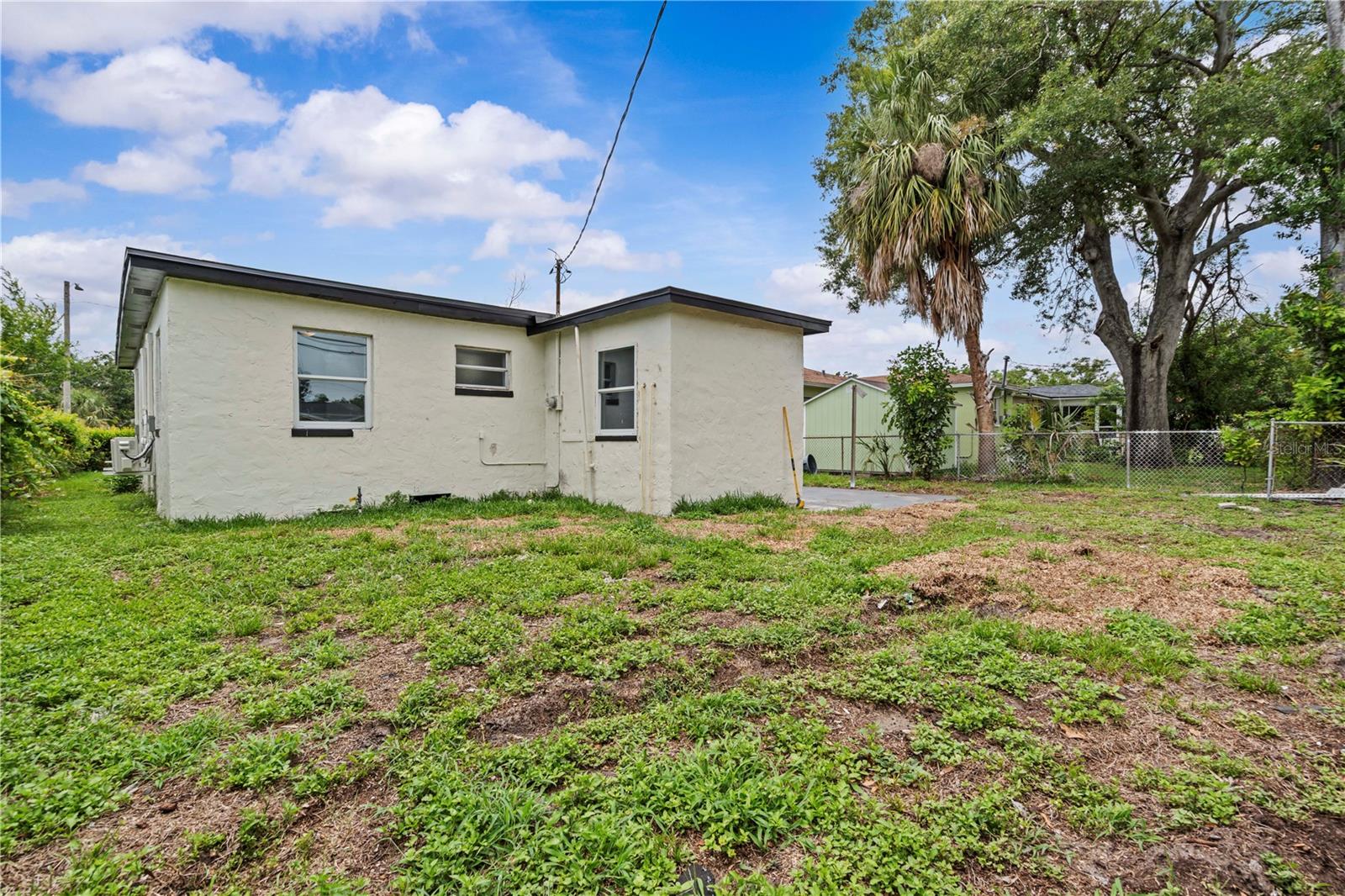 Image 27 of 37 For 2465 16th Avenue S