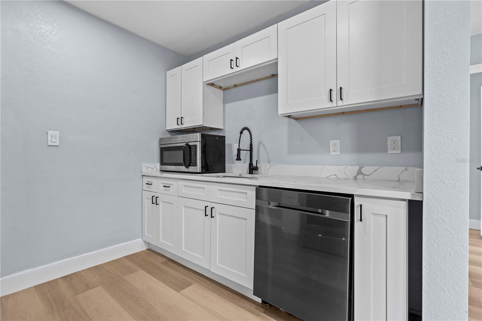 Image 6 of 37 For 2465 16th Avenue S