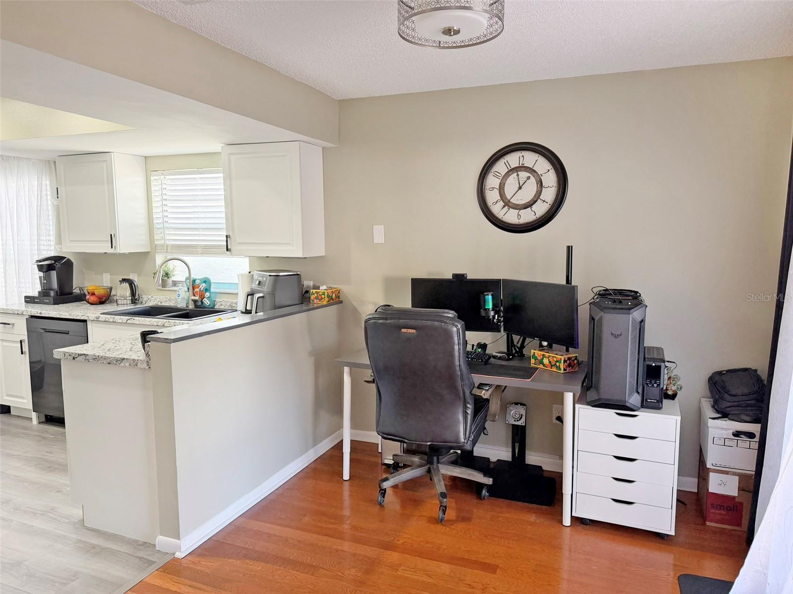 Image 13 of 34 For 8518 Misty River Court