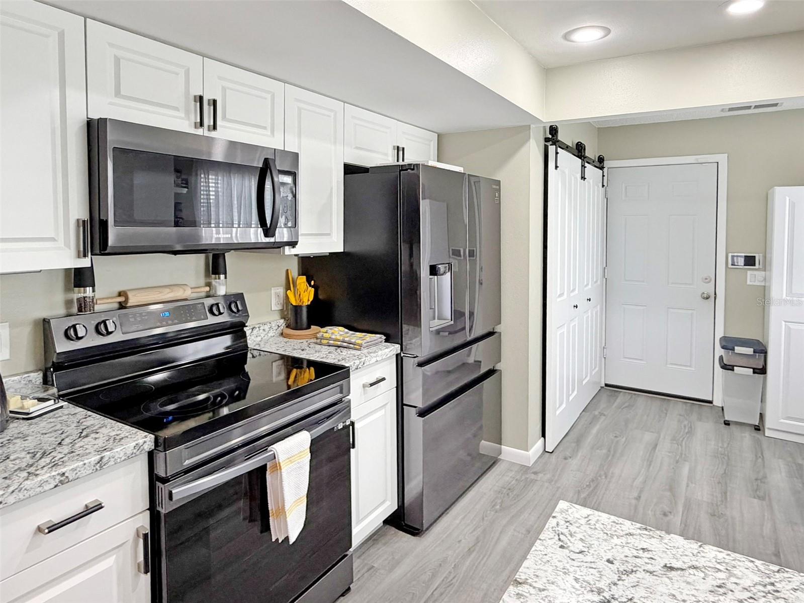 Image 4 of 34 For 8518 Misty River Court