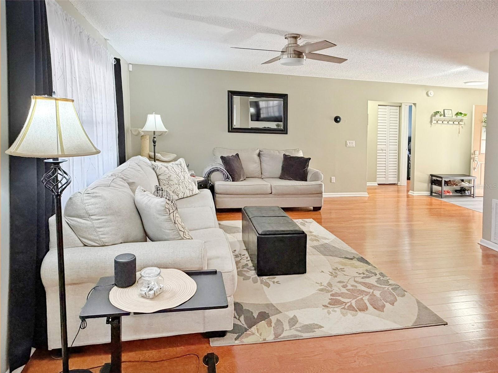 Image 9 of 34 For 8518 Misty River Court