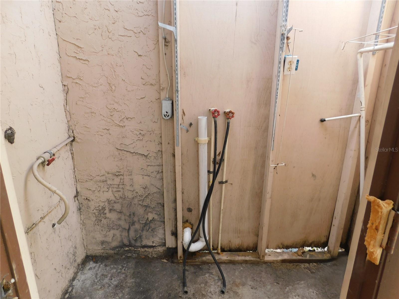 Image 3 of 18 For 2002 Okaloosa Avenue