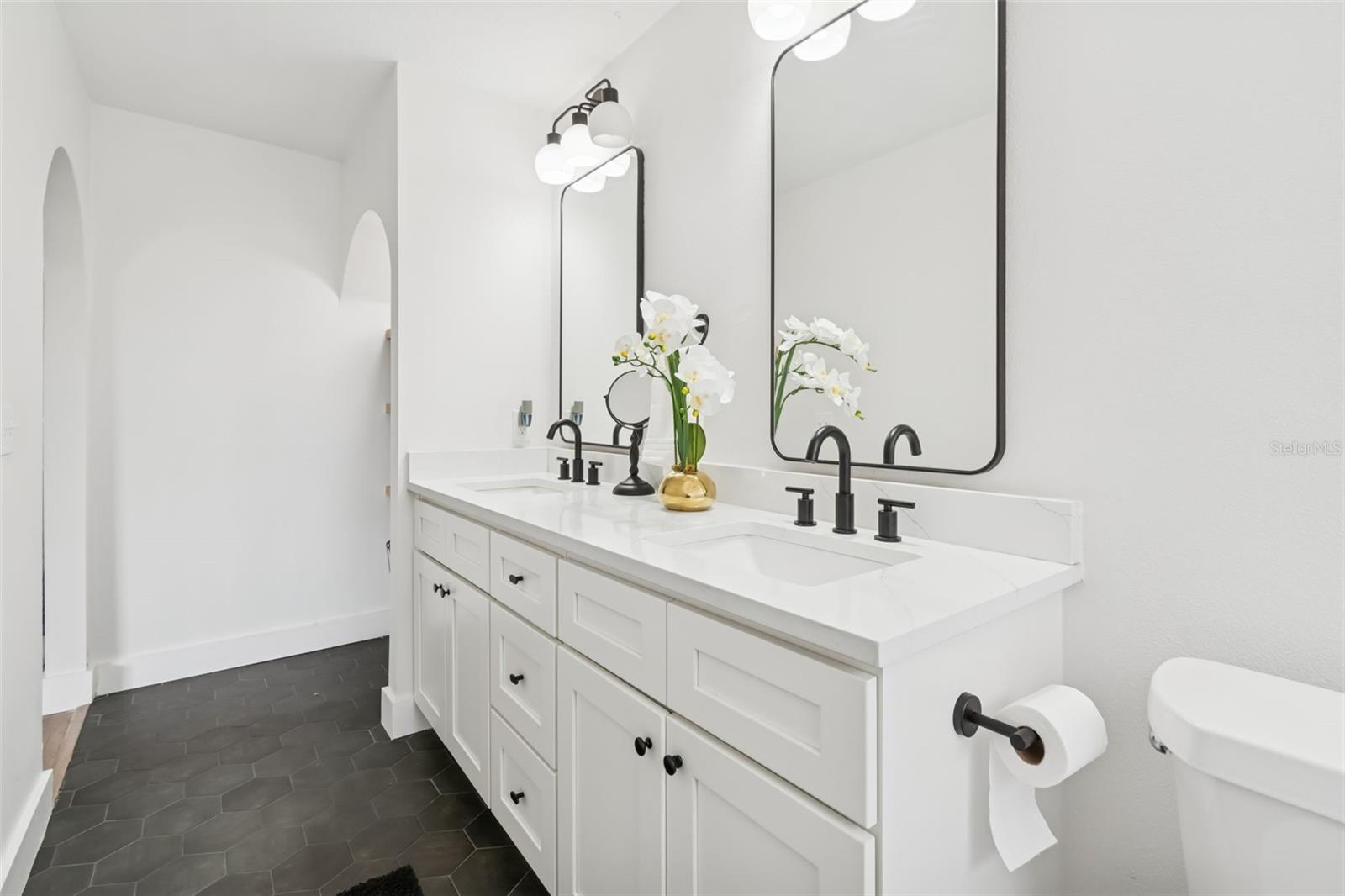 Image 19 of 38 For 4315 Honey Vista Circle