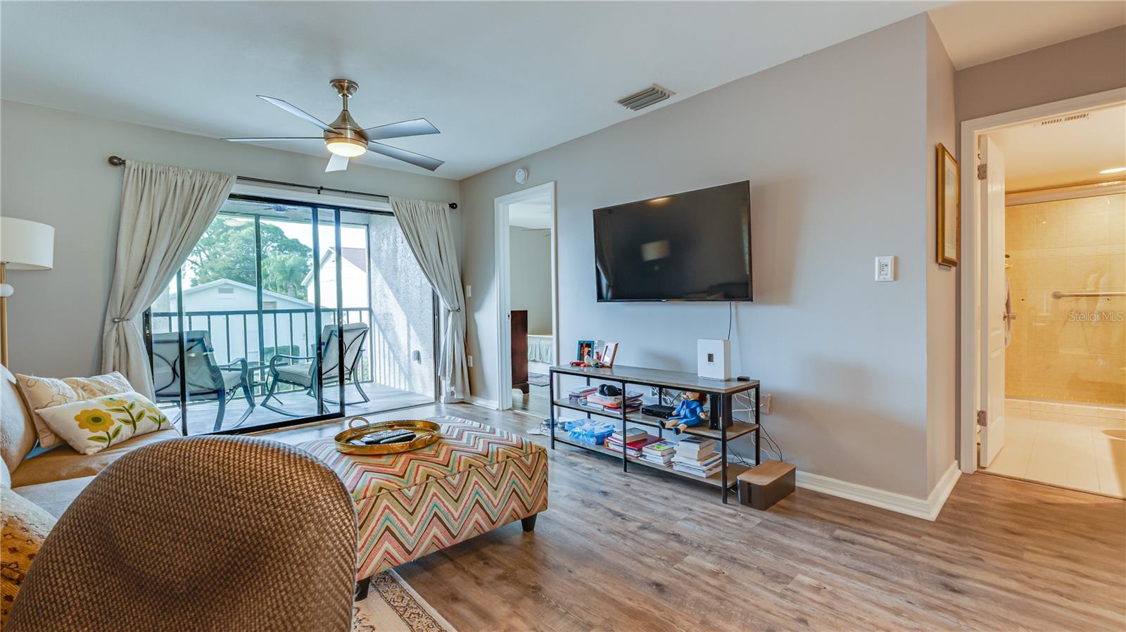 Image 5 of 35 For 6145 113th Street 415