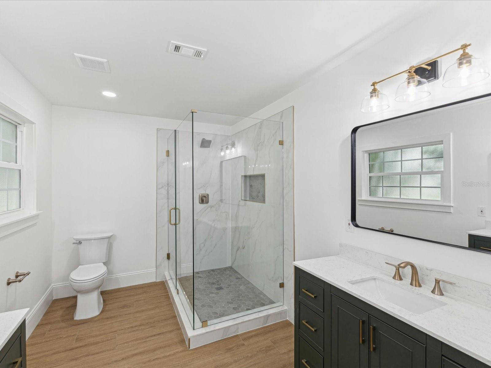 Image 12 of 40 For 445 33rd Avenue N