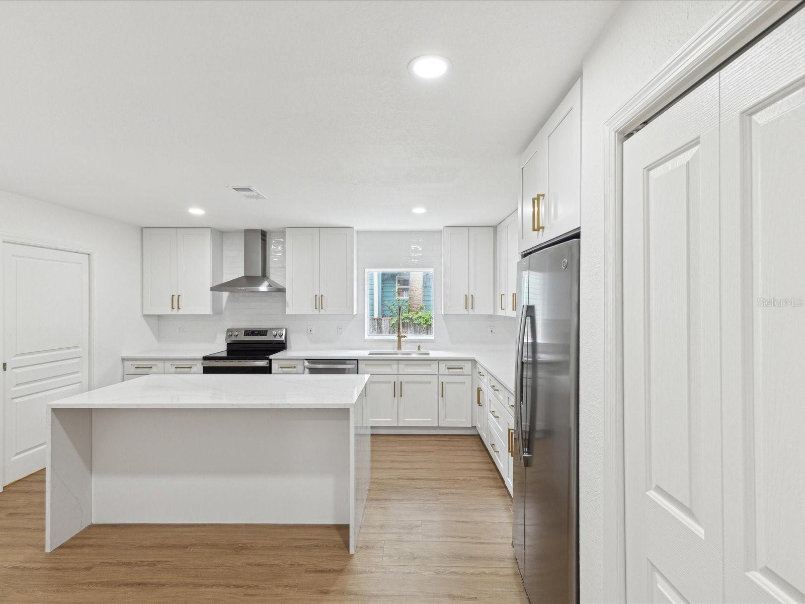 Image 17 of 40 For 445 33rd Avenue N