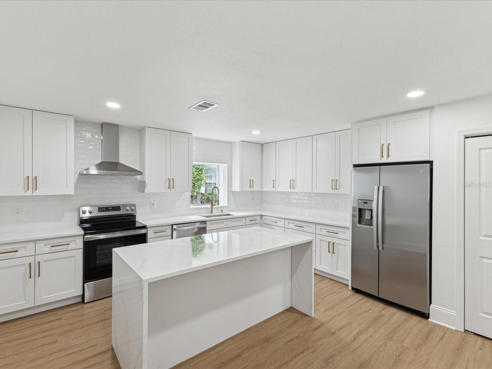 Image 19 of 40 For 445 33rd Avenue N