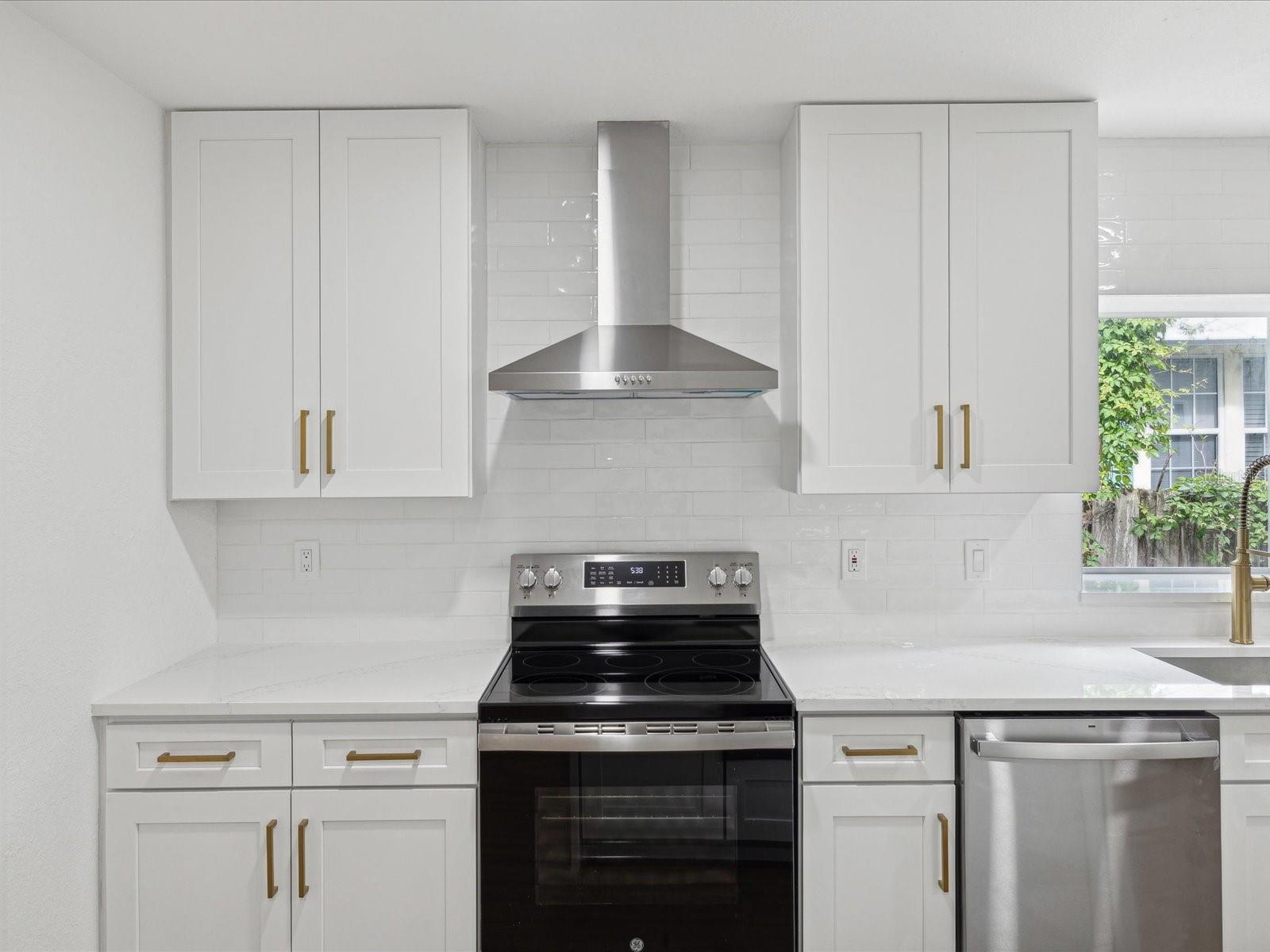 Image 21 of 40 For 445 33rd Avenue N