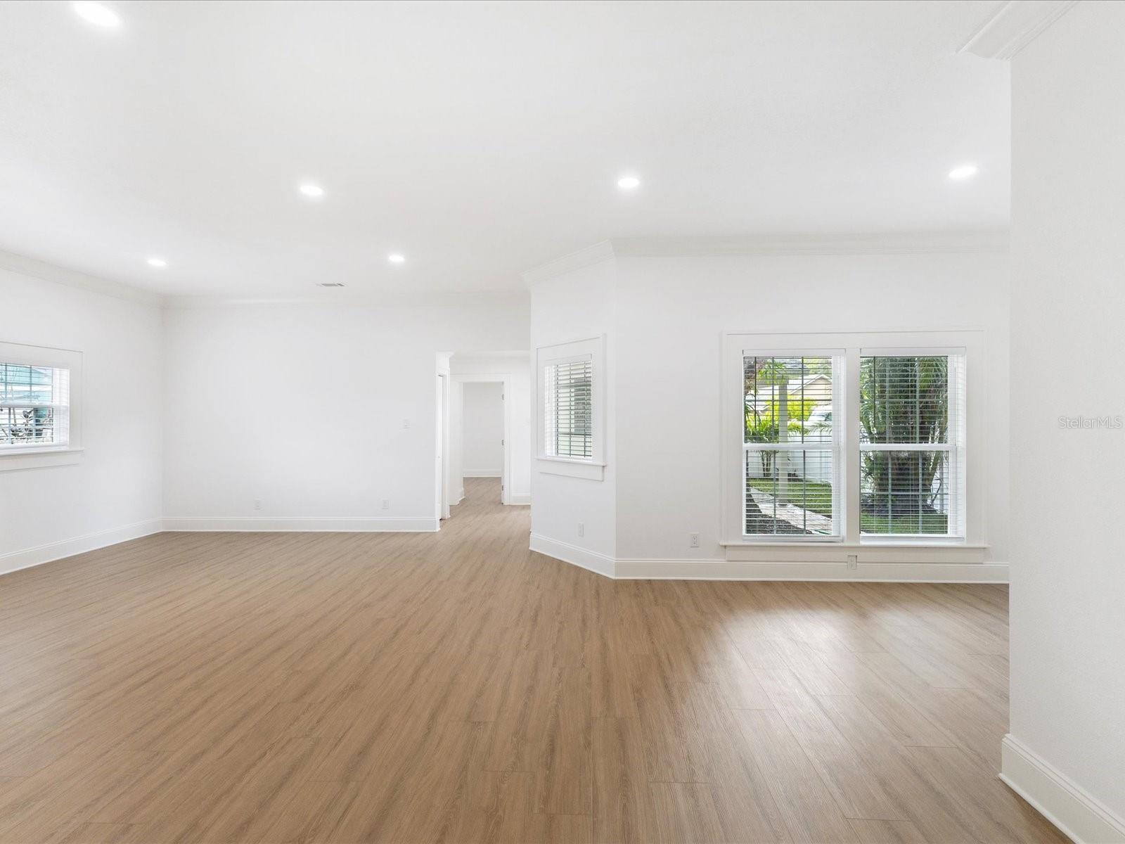 Image 23 of 40 For 445 33rd Avenue N