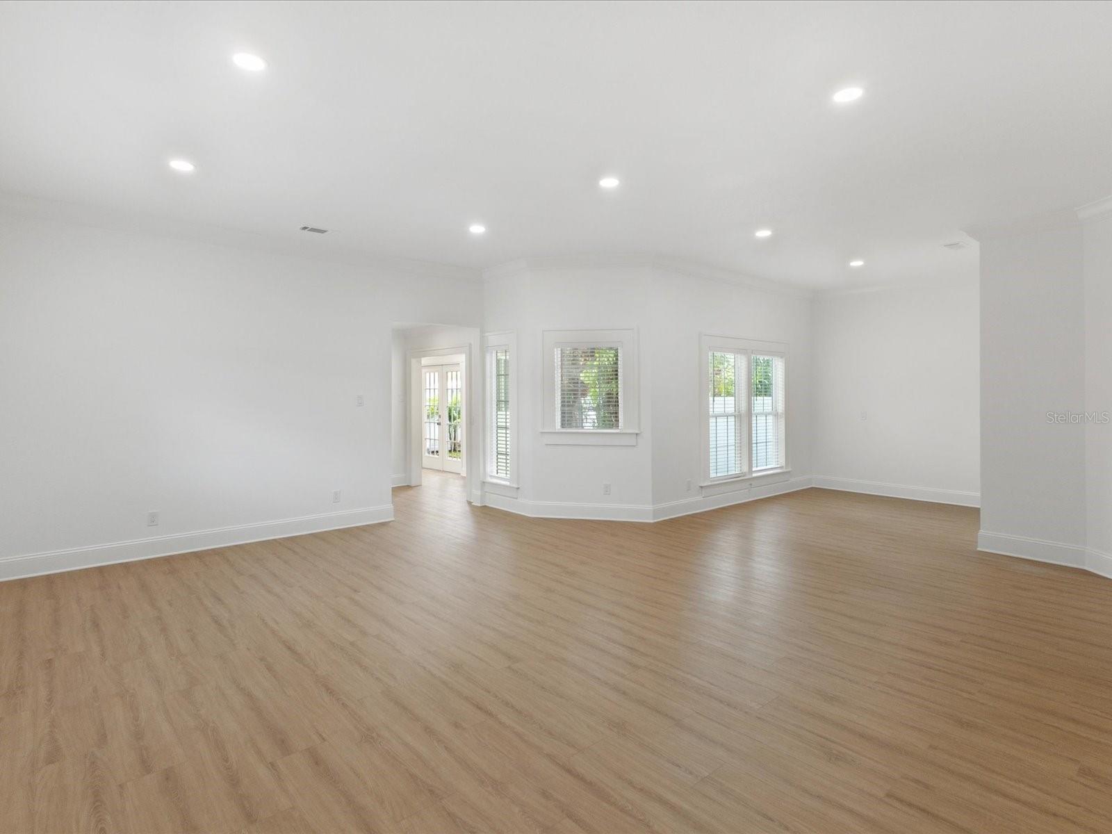 Image 24 of 40 For 445 33rd Avenue N