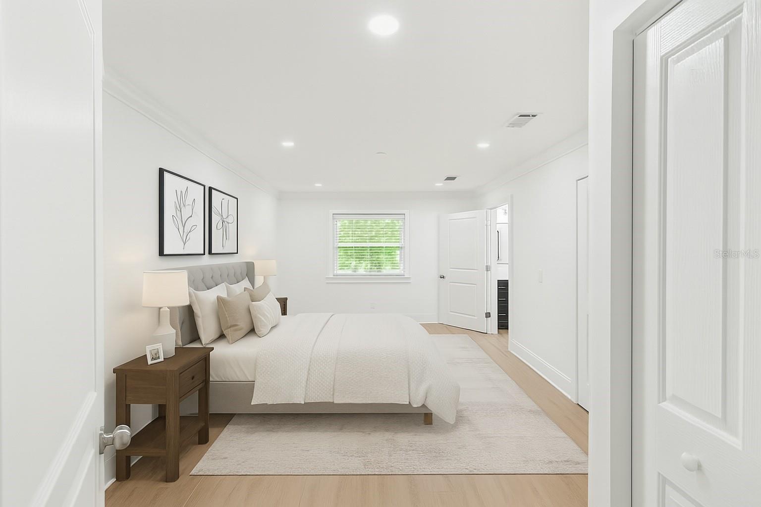 Image 7 of 40 For 445 33rd Avenue N