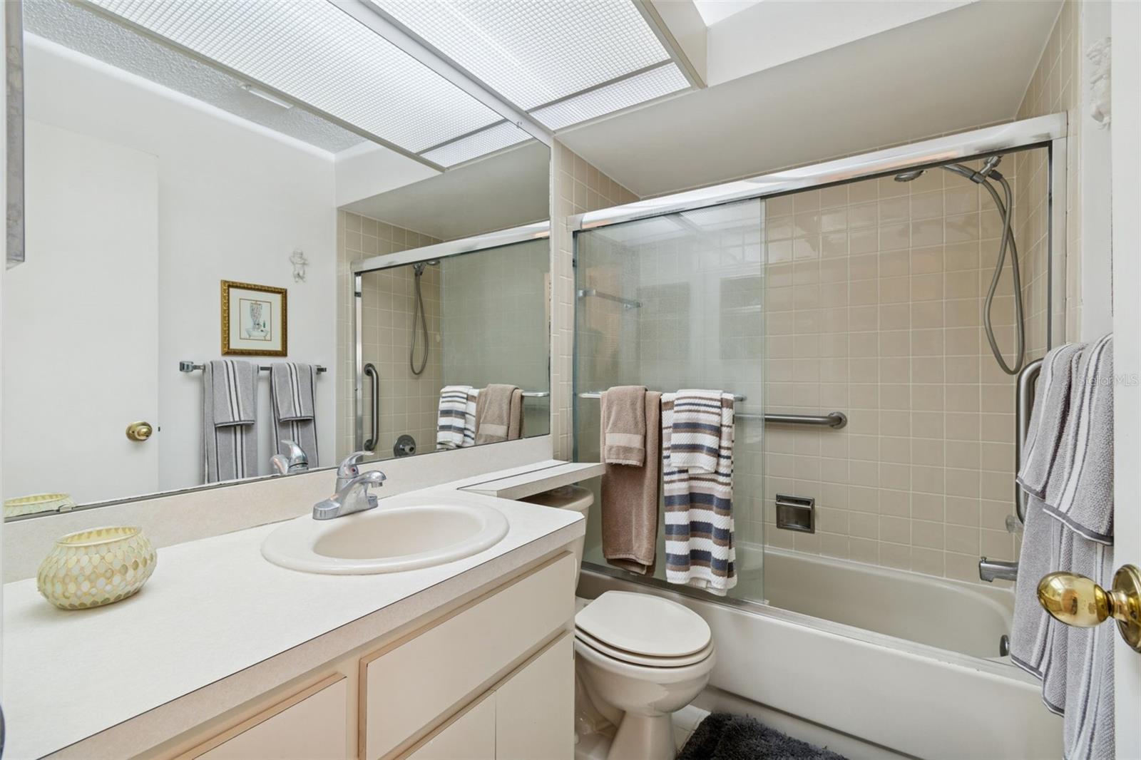 Image 13 of 39 For 7519 Greystone Drive