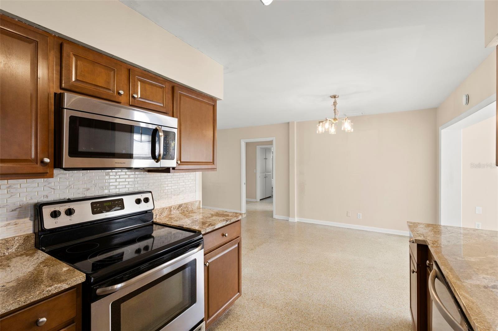 Image 11 of 27 For 3294 Harbor Lake Drive