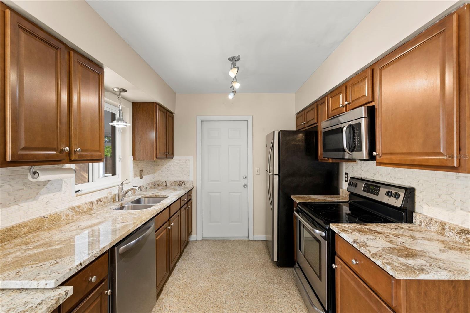 Image 8 of 27 For 3294 Harbor Lake Drive